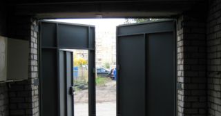 Купить гаражные ворота распашные Лянтор, цена от 3954 руб.